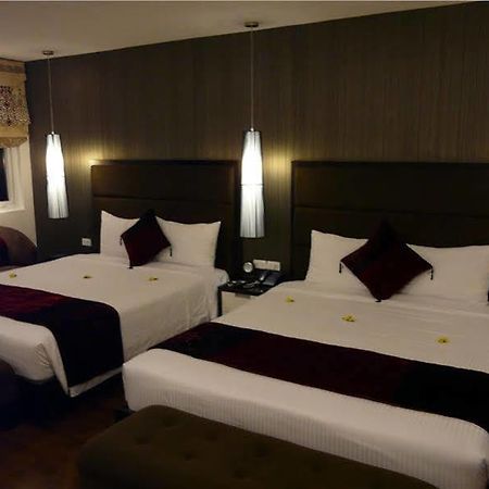 Hotel Orchid Kochi Extérieur photo